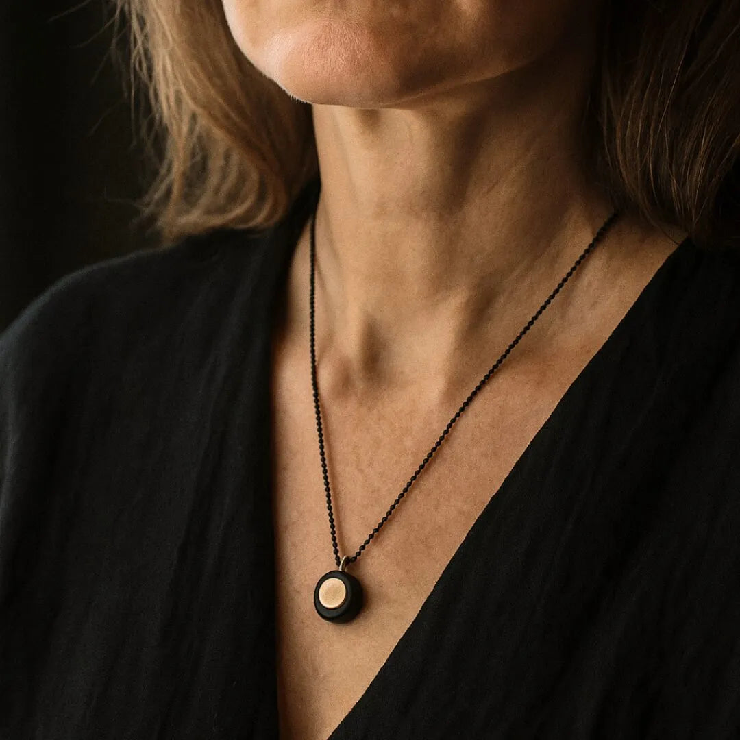 COLLANA ARTIGIANALE ECLISSI IN ARDESIA E OTTONE