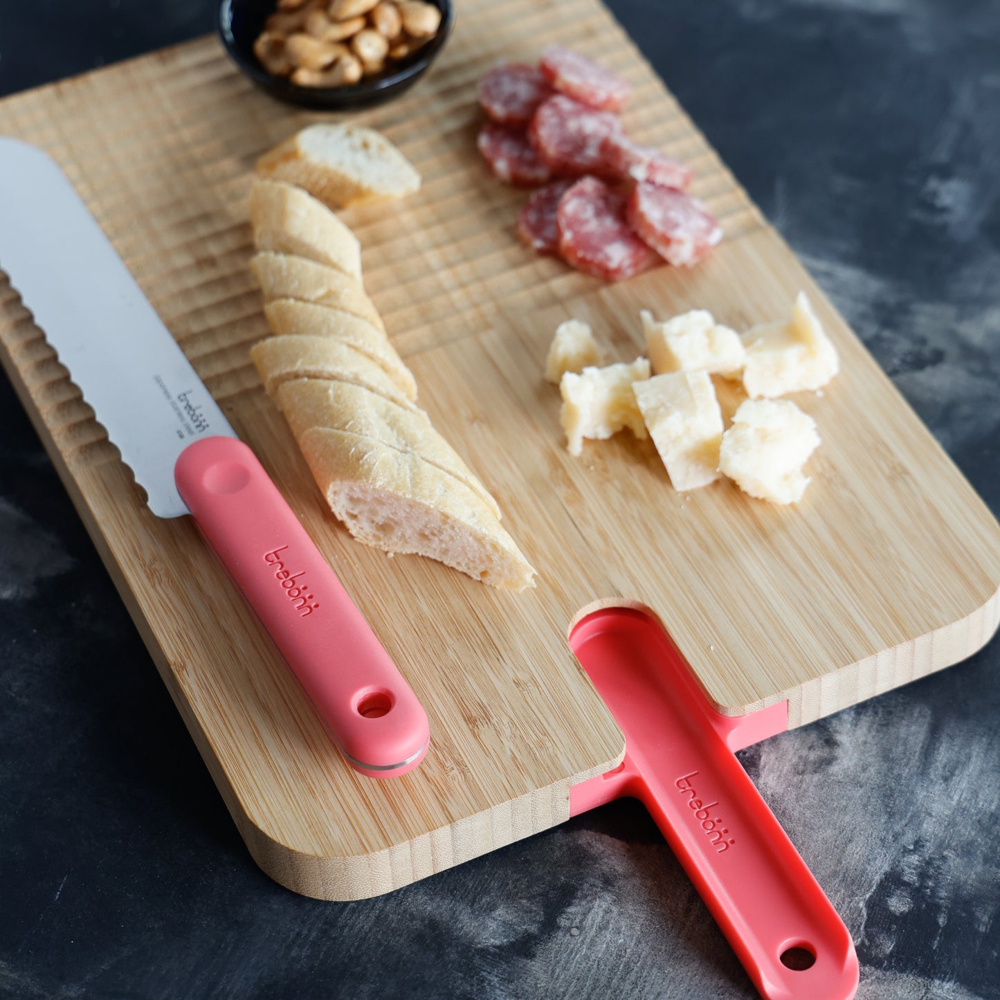 TAGLIERI CON COLTELLI INTEGRATI