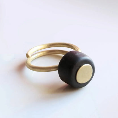 ANELLO ARTIGIANALE REGOLABILE ECLISSI IN ARDESIA E OTTONE