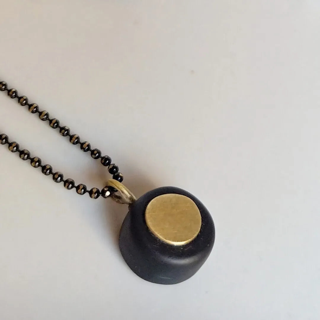 COLLANA ARTIGIANALE ECLISSI IN ARDESIA E OTTONE