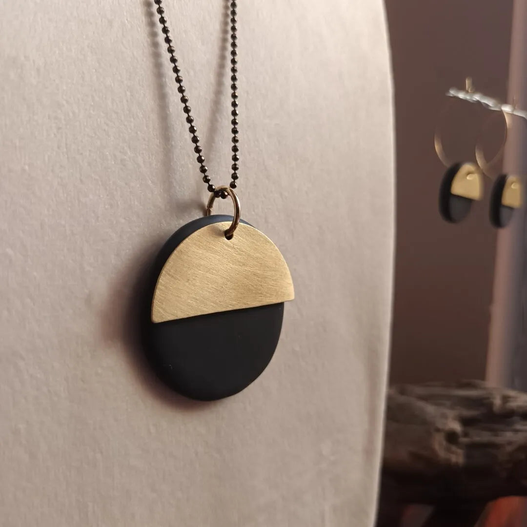 COLLANA ARTIGIANALE MOON IN ARDESIA E OTTONE
