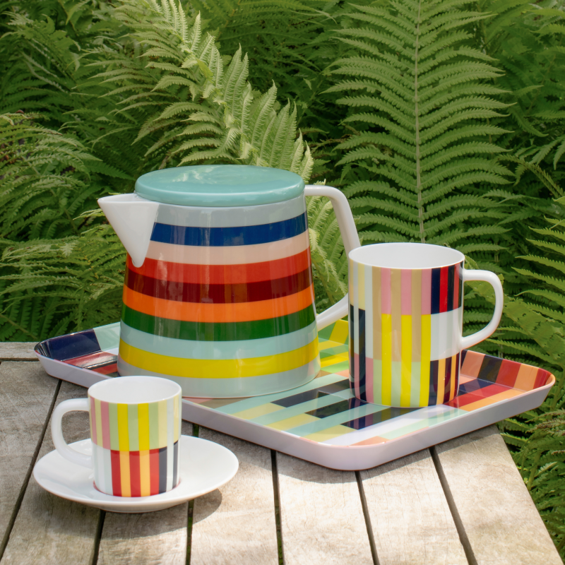 TAZZA COLORATA IN PORCELLANA