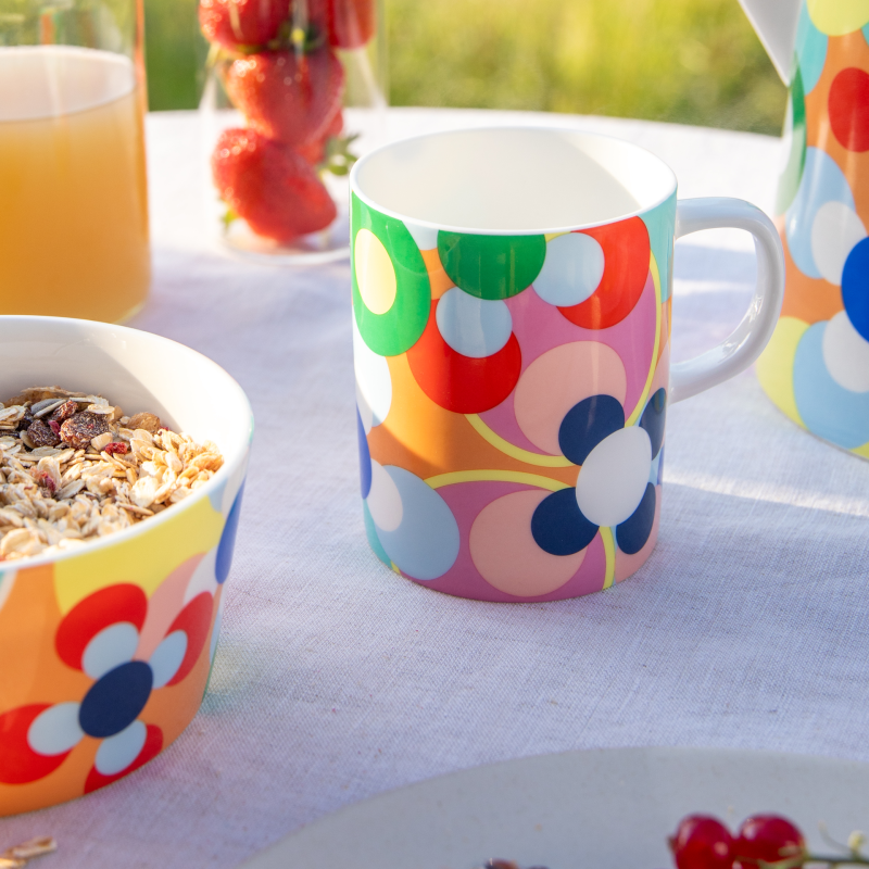 TAZZA COLORATA IN PORCELLANA